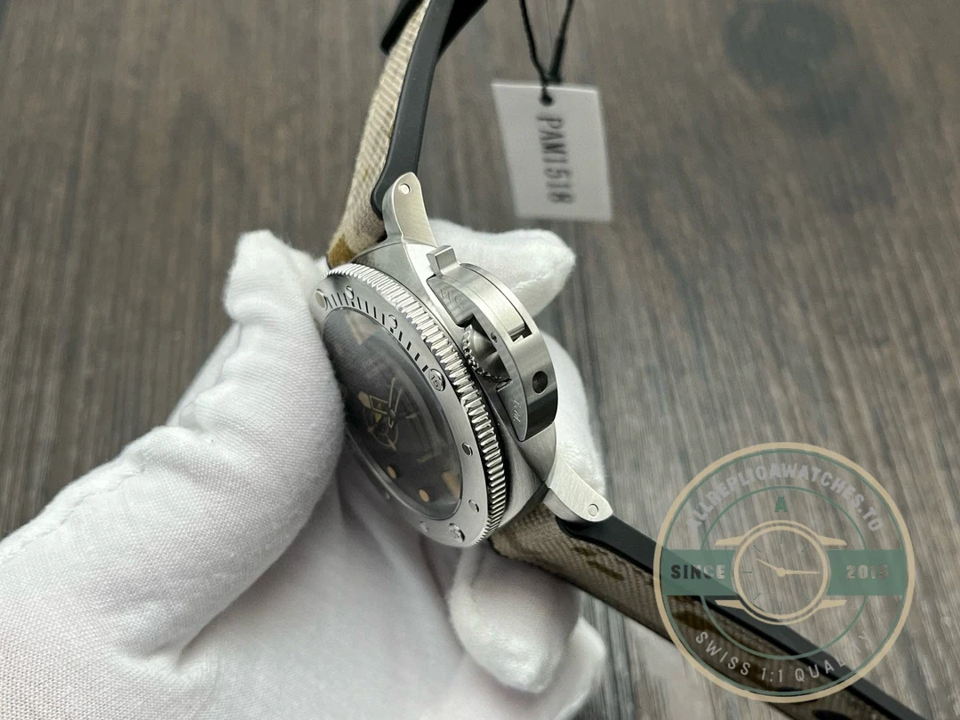 Panerai Submersible Navy Seals replica PAM01518 grey dial Carbotech case