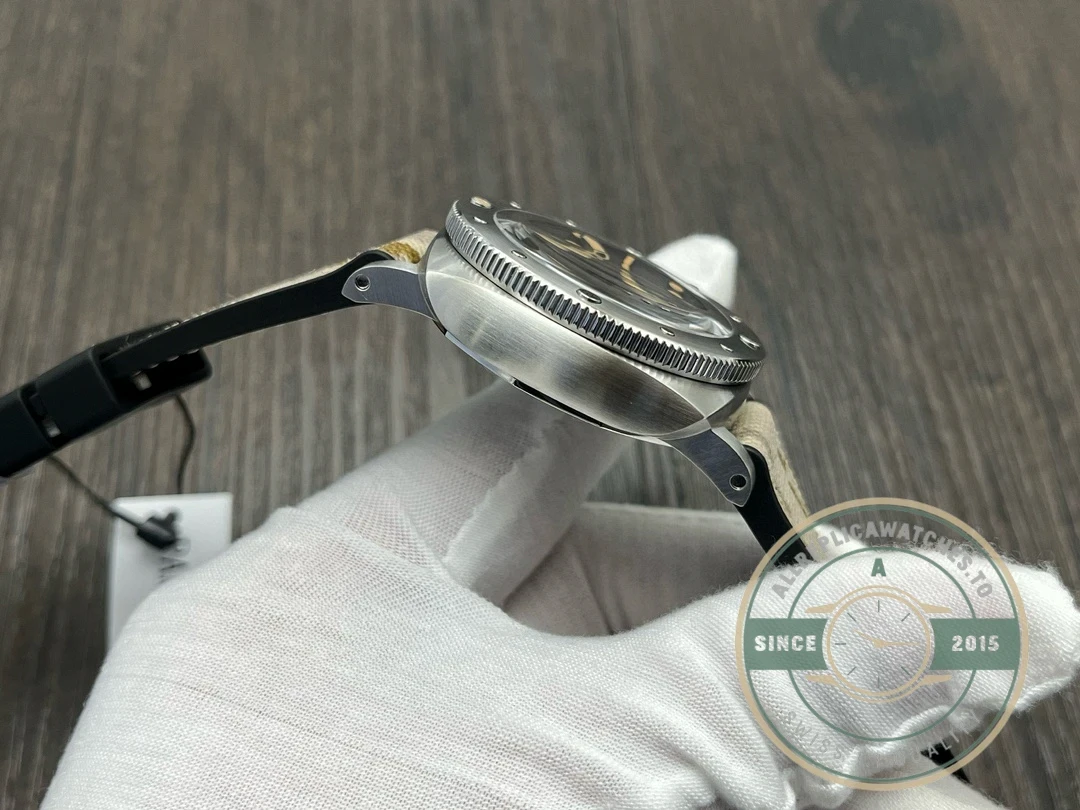 Panerai Submersible Navy Seals replica PAM01518 grey dial Carbotech case