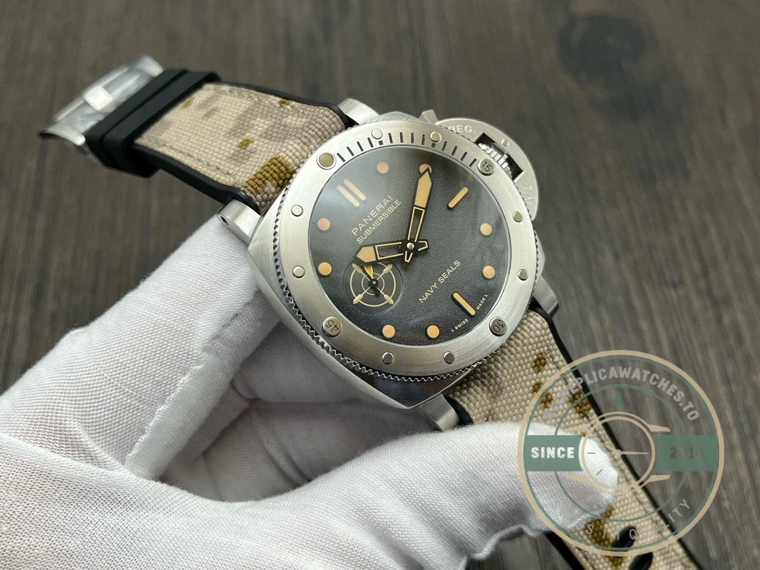 Panerai Submersible Navy Seals replica PAM01518 grey dial Carbotech case