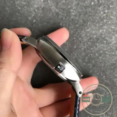 Panerai Replica Luminor replica PAM 1033 blue sandwich dial GMT display