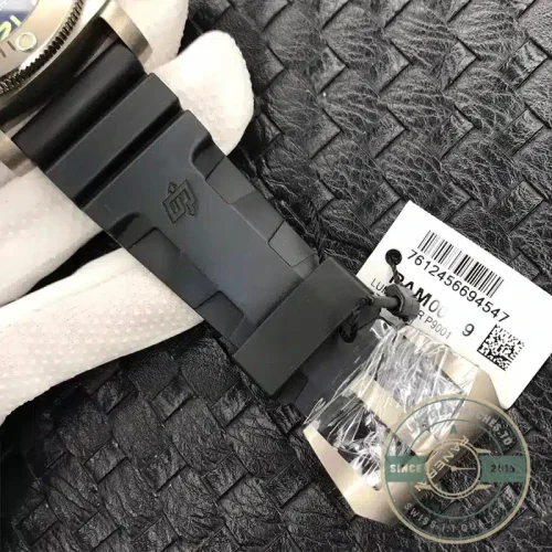 Panerai Luminor Submersible replica PAM389 black dial titanium case