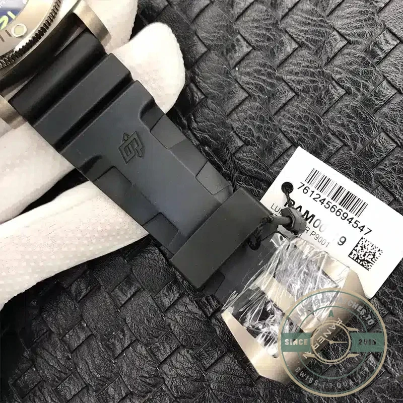 Panerai Luminor Submersible replica PAM389 black dial titanium case
