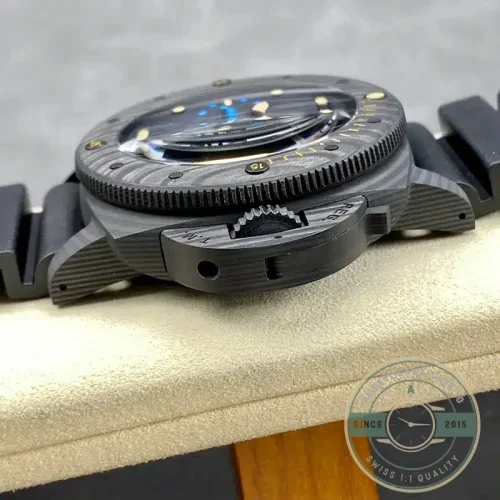Panerai Submersible replica PAM616 black dial Carbotech case