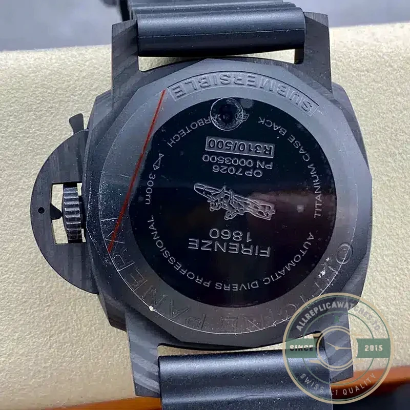 Panerai Submersible replica PAM616 black dial Carbotech case
