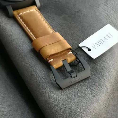 Luminor 1950 GMT PAM1441 tag next to the black pin buckle