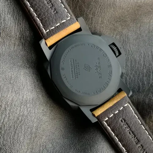 Caseback in matte black, Officine Panerai engraved at the edge, chocolate leather lining