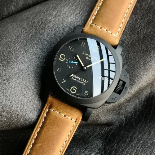 Small Arabic numerals around the dial, reflection sweeping across the crystal