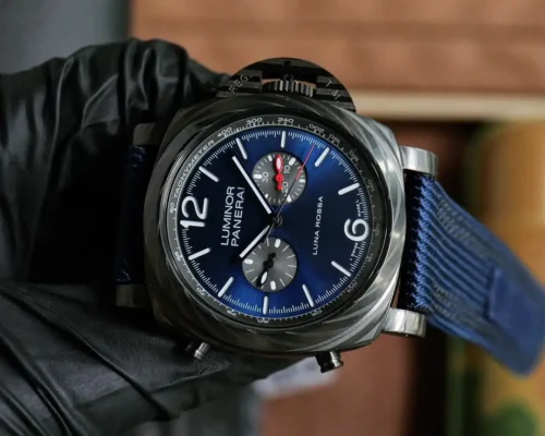 Watch turned so the 12 points left, Luna Rossa print and subdials