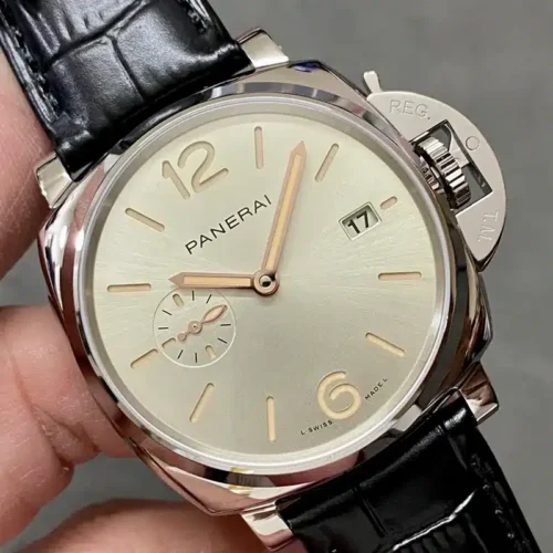 Champagne dial tipped to the left with beige 12 and 6 numerals