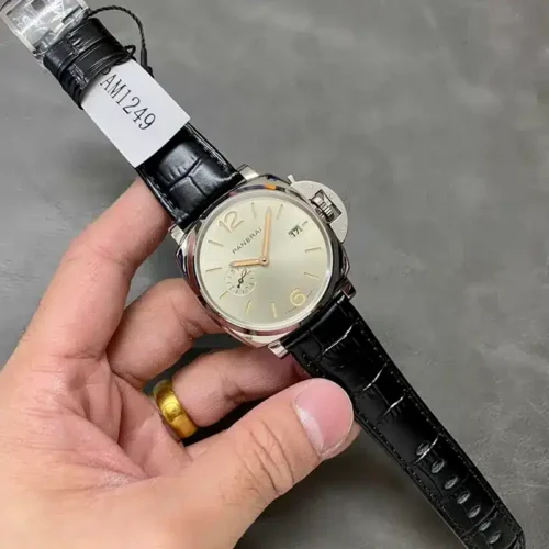Luminor Due PAM1249 held by the lugs, reference tag on the black strap