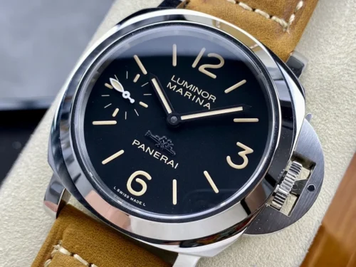 Luminor Marina PAM434 dial from a low angle, sandy numerals and hinged lever