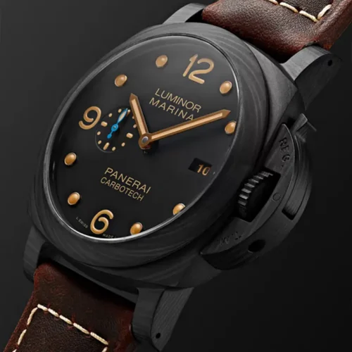 Luminor Marina PAM661 on a dark studio backdrop, date 10