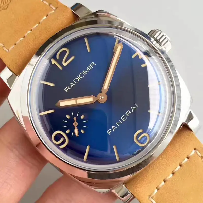 Macro of the Radiomir lettering, small seconds and beige hour batons