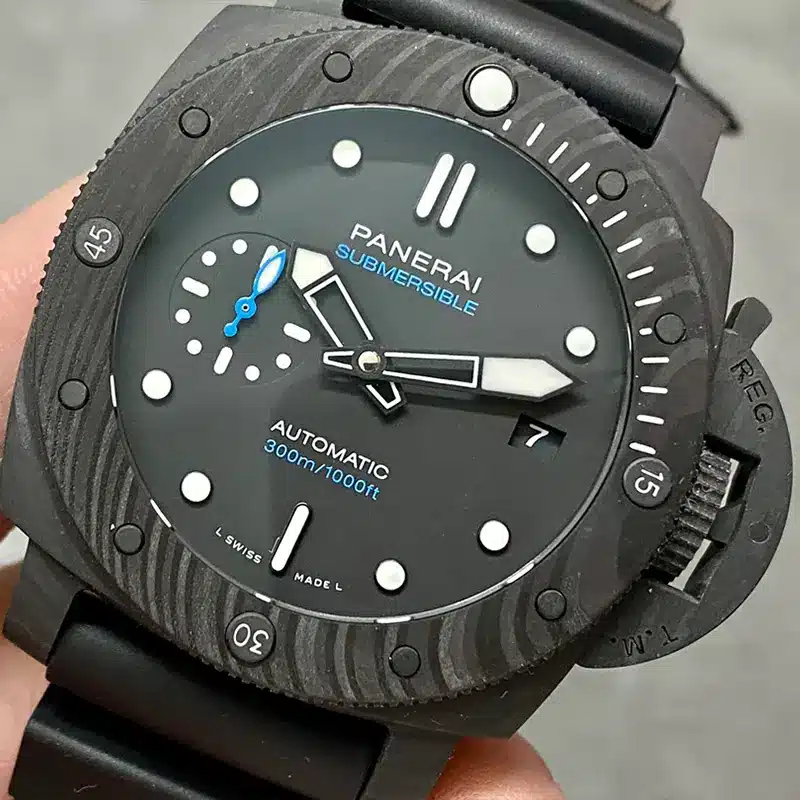 Dial turned clockwise in the hand, blue seconds hand at upper left