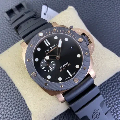 Black dial turned to the left, subdial with lume dots and date 7