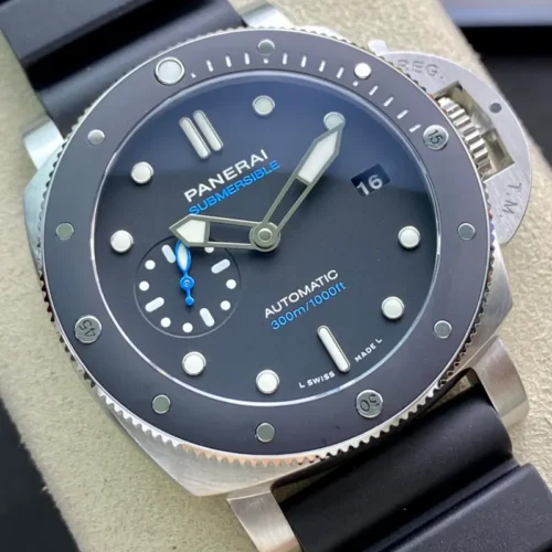 Dial up close, blue Submersible print, Automatic text and date 16
