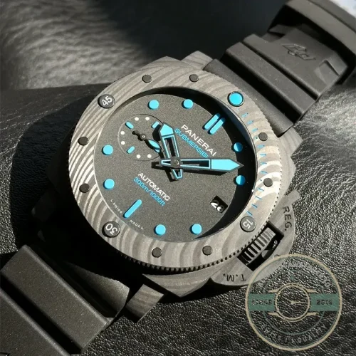 Panerai Submersible replica PAM00960 black Carbotech case and dial