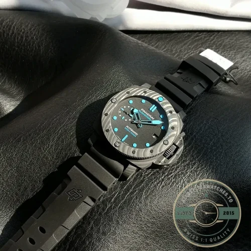Panerai Submersible replica PAM00960 black Carbotech case and dial