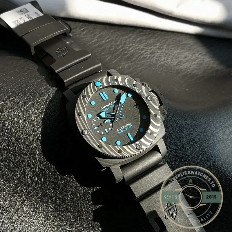 Panerai Submersible replica PAM00960 black Carbotech case and dial