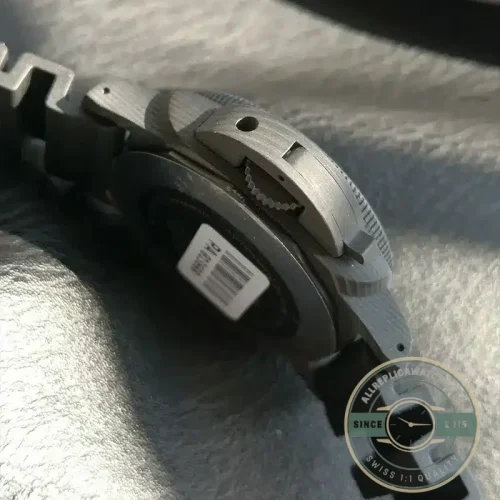 Panerai Submersible replica PAM00960 black Carbotech case and dial
