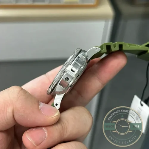 Replica Panerai Submersible Matte-Green PAM1055 - Affordable Luxury Fake Timepiece