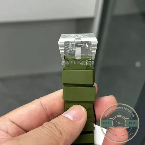 Replica Panerai Submersible Matte-Green PAM1055 - 1:1 Swiss Replica Watch