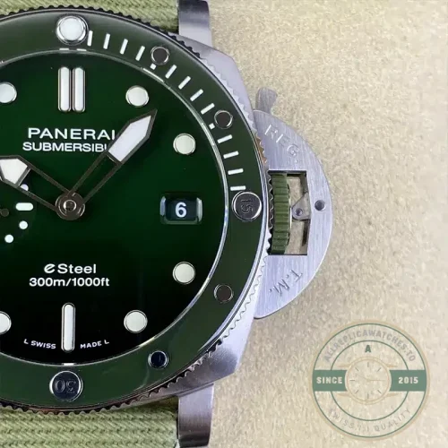 Panerai Submersible replica PAM1287 Verde Smeraldo green sandwich dial steel case