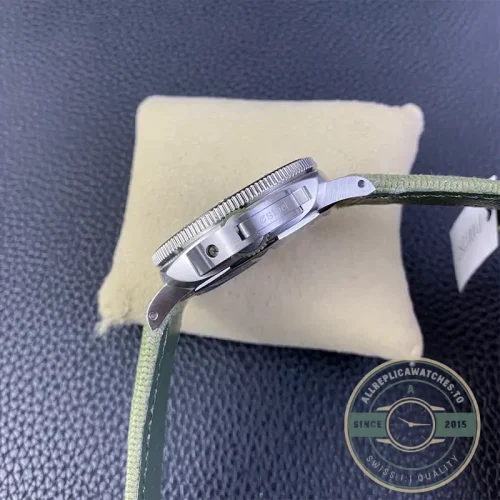Panerai Submersible replica PAM1287 Verde Smeraldo green sandwich dial steel case