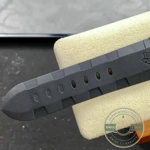 Replica Panerai Submersible Pam1324 - Budget Luxury Replica Watch