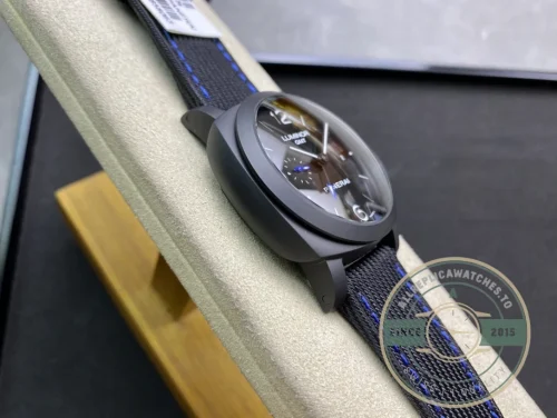 Panerai Luminor replica PAM1176 Carbotech case with grey dial and small seconds