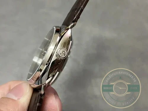 Panerai Radiomir replica PAM 1386 40mm steel case green sandwich dial