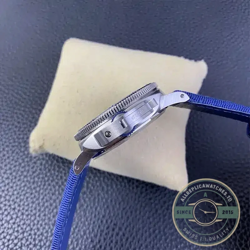 Panerai Submersible replica PAM1289 deep blue dial with steel case