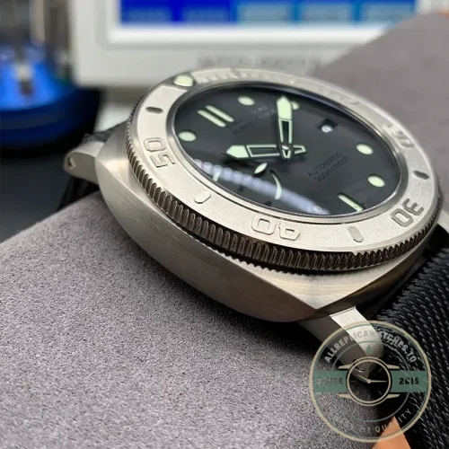 Panerai Submersible replica PAM984 black dial titanium case