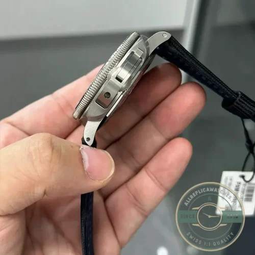 Panerai Submersible replica PAM984 black dial titanium case